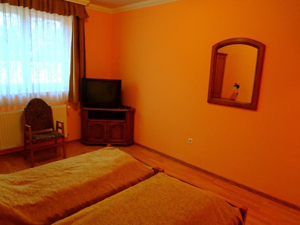 Horvath Vendeghaz Hotel โอโรชาซา ภายนอก รูปภาพ