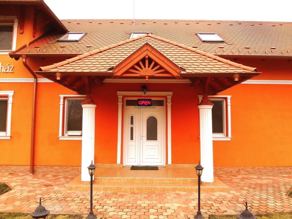 Horvath Vendeghaz Hotel โอโรชาซา ภายนอก รูปภาพ